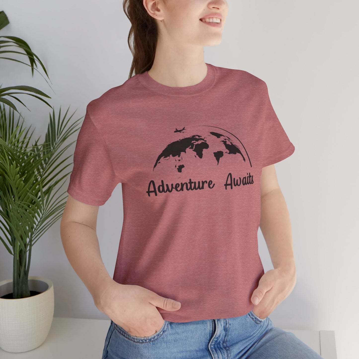 Globetrotter T-Shirt: Adventure Awaits