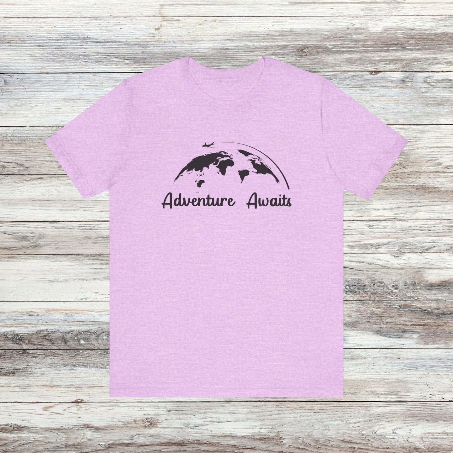 Globetrotter T-Shirt: Adventure Awaits