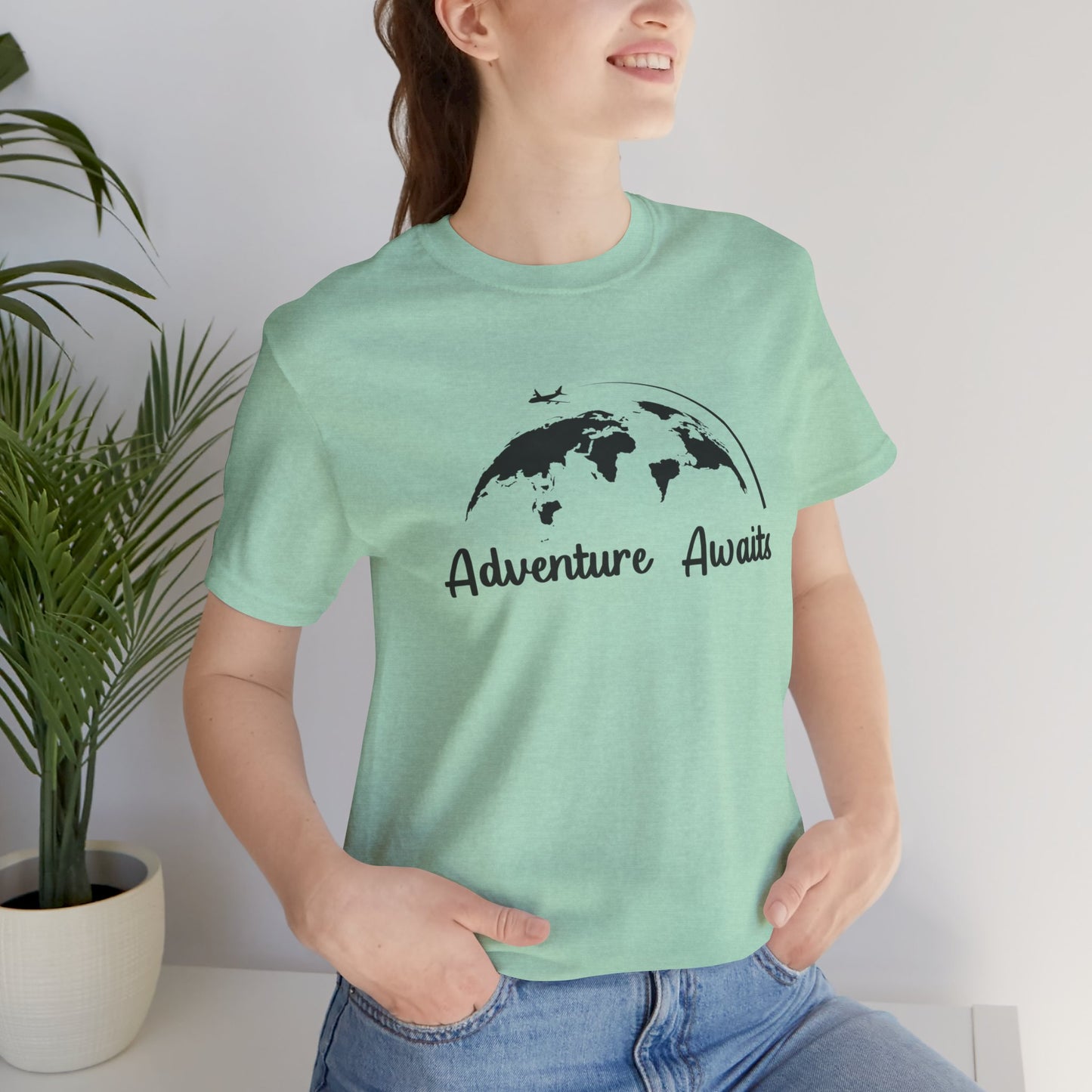 Globetrotter T-Shirt: Adventure Awaits