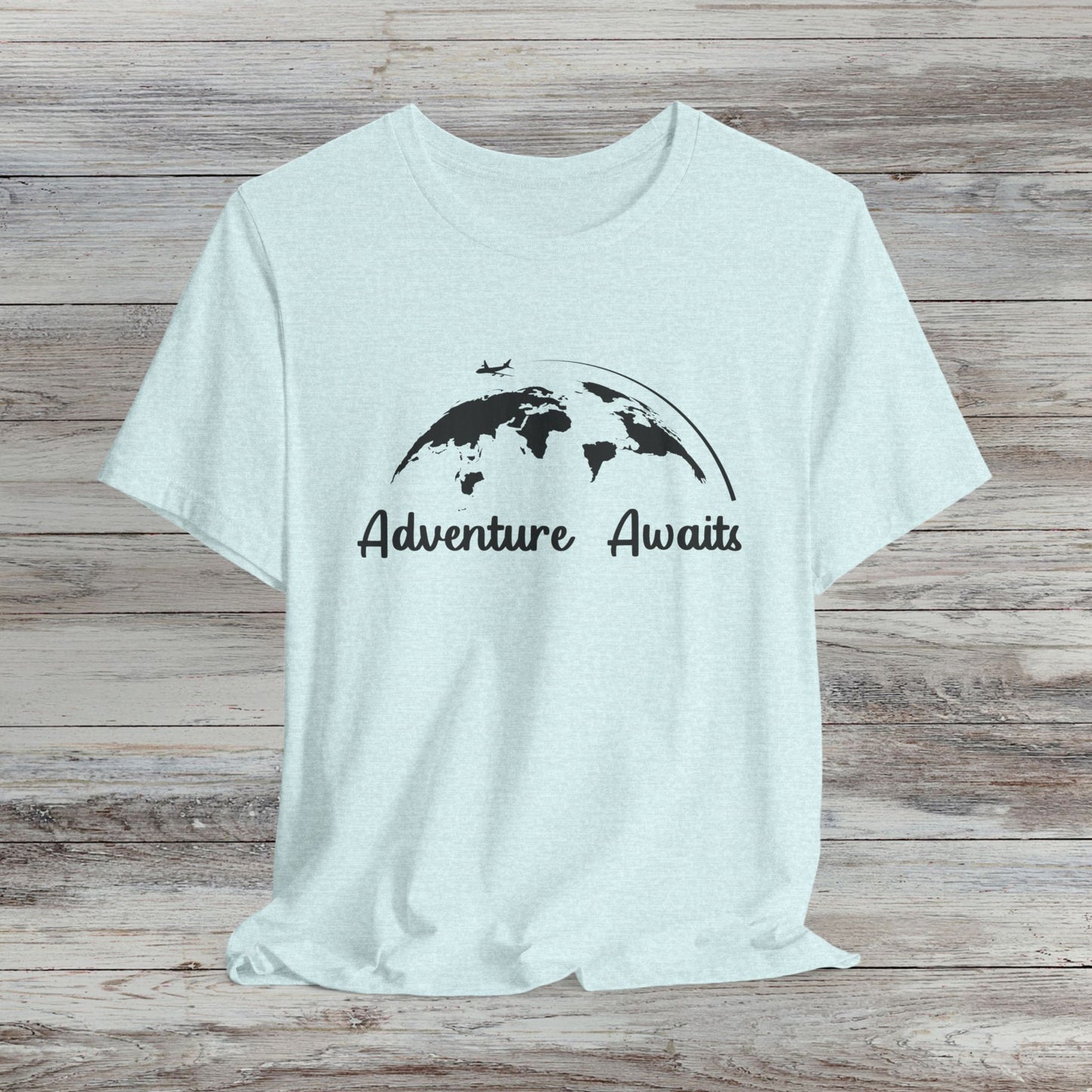 Globetrotter T-Shirt: Adventure Awaits