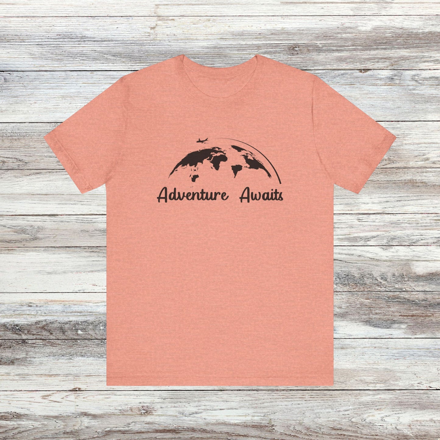 Globetrotter T-Shirt: Adventure Awaits