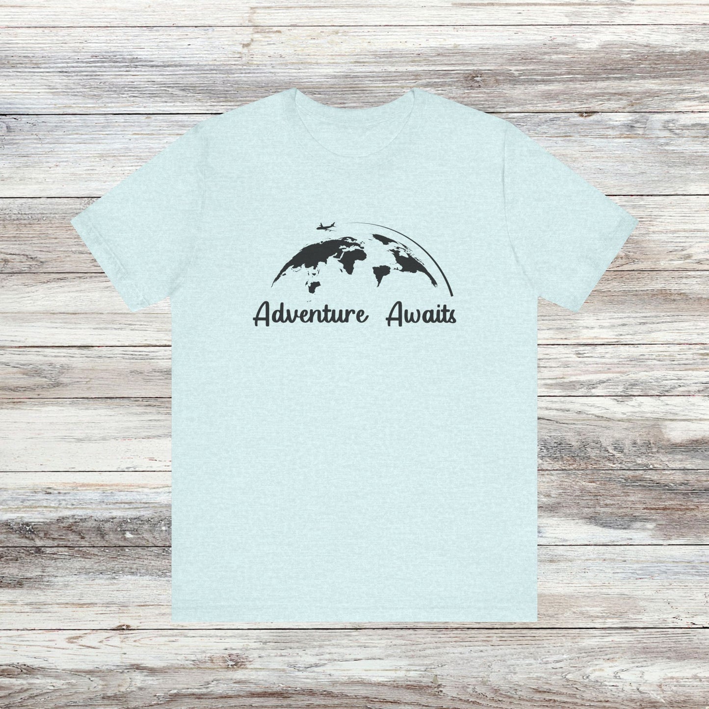 Globetrotter T-Shirt: Adventure Awaits