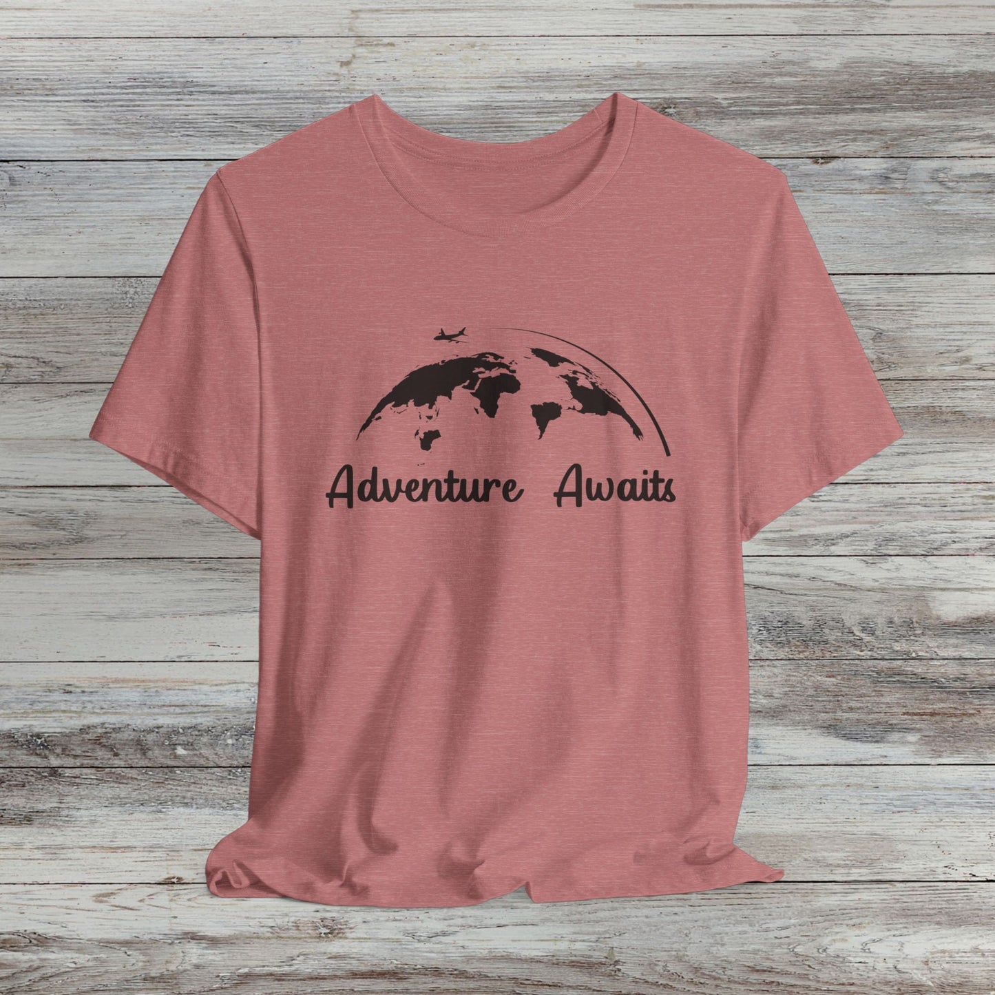 Globetrotter T-Shirt: Adventure Awaits