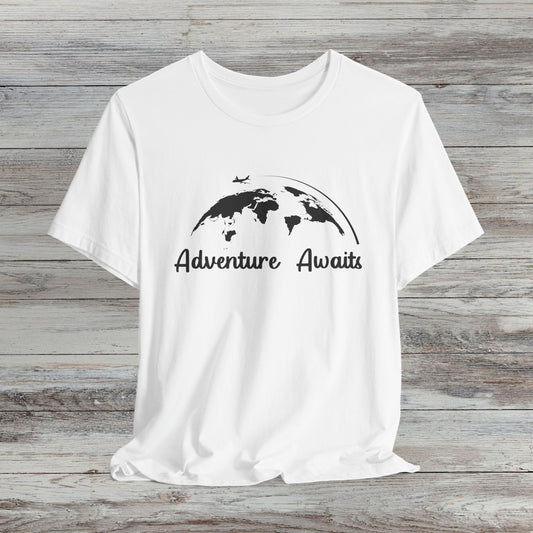 Globetrotter T-Shirt: Adventure Awaits